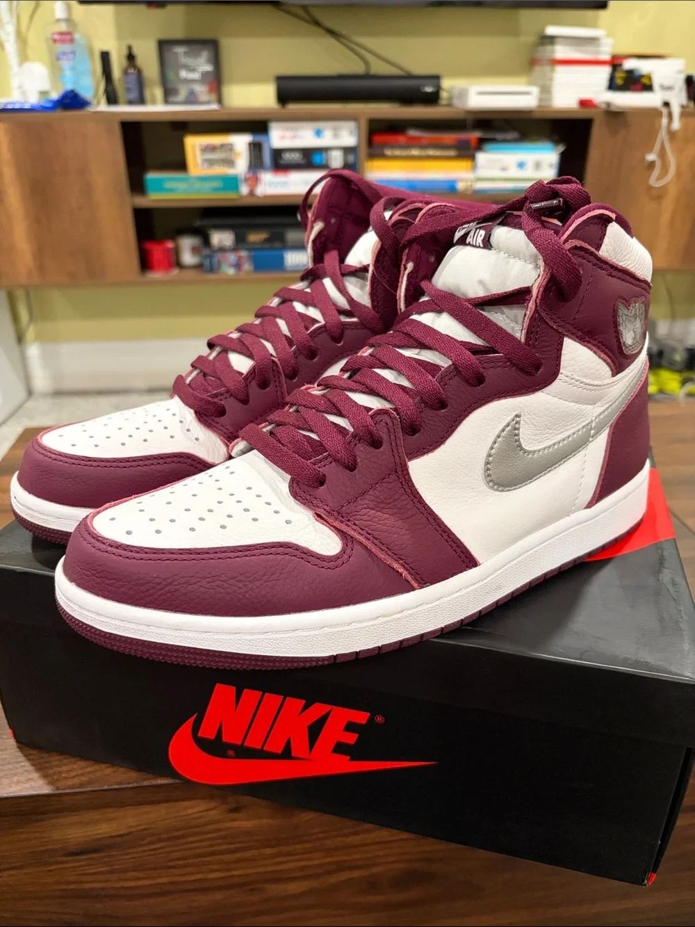 Air Jordan 1 Retro High OG Bordeaux Sz 9.5 Men’s